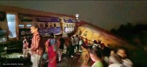 killed, many, hurt, trains, collide, andhra, pradesh, killed-many-hurt-trains-collide-andhra-pradesh- True Scoop