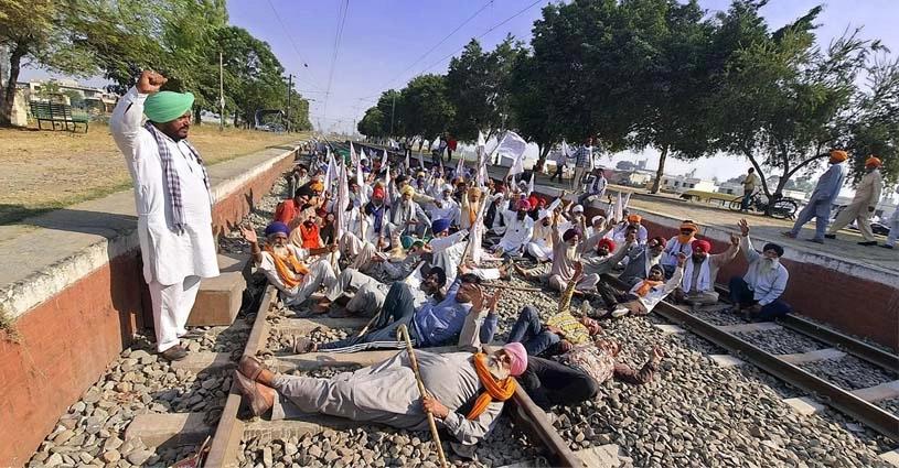 Punjab, Trending, Punjab Farmers Protest, Farmers Vacate Punjab Railway Tracks, Punjab CM Farmers Meeting, Punjab Railway Track Vacate Farmers Sugarcane Price- True Scoop