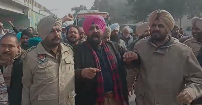 Punjab, Trending, Fuel Crisis, Jalandhar, Rama Mandi Protests, Happy Sandhu, Truck Drivers' union, CP swapan Sharma, Hit and Run Law, Government, Local News, Jalandhar traffic update- True Scoop