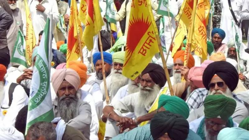 Punjab, Trending, Punjab farmers protest, Phagwara Highway blocked, Punjab farmer protest today, Punjab protest affected routes, Punjab protest, Punjab News, Sarwan Singh Pandher, Kisan Mazdoor Morcha, Punjab paddy crop- True Scoop