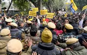 Harjot Bains injured, Minister Harjot Bains, Aam Aadmi Party protest, Paddy protest Chandigarh, Chandigarh protest, Harjot Bains, Minister Harjot Bains injured, AAP paddy protest, Punjab, Trending- True Scoop