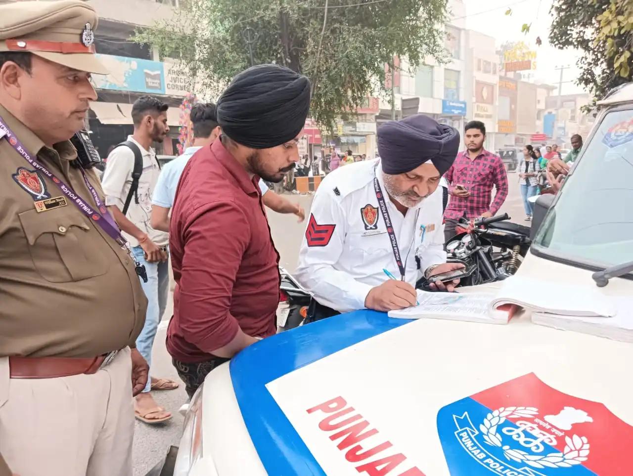 Punjab, Trending, Jalandhar police traffic enforcement drive, Commissionerate Police Jalandhar, Jalandhar police, Jalandhar news, Jalandhar traffic enforcement drive, Punjab News- True Scoop