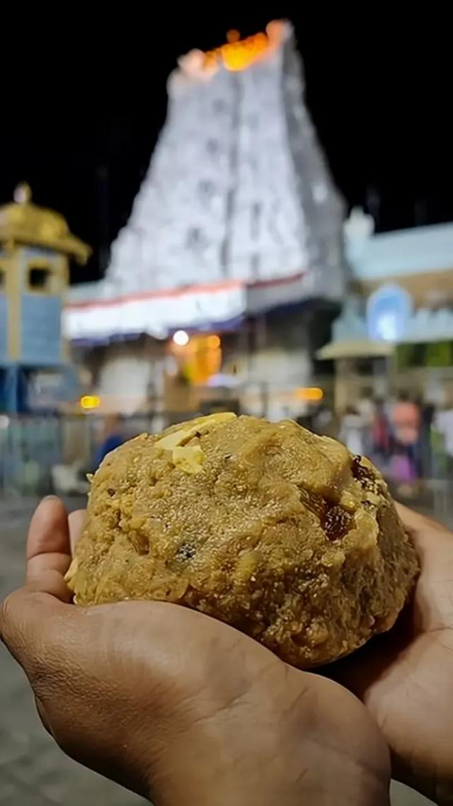 Tirupati Laddus,Sri Venkateswara temple,Sri Venkateswara temple Prasad,Sri Venkateswara temple Unique Prasad,Sri Venkateswara temple Laddus,Indian Temples Unique Prasad,Indian Temple Loca Prasad,Deoghar Local Prasad,Kamakhya Temple Unique Prasad | 8 famous Indian temples & unique prasad offered there