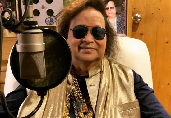 Bappi Lahiri, Bappi Lahiri Goldman, Why Bappi Lahiri wear gold, Bappi Lahiri Gold, Gold Bappi Lahiri, Hollywood News Today, Latest Hollywood News, Top Hollywood News, Hollywood Updates,Entertainment News, Entertainment News Today, Latest Entertainment News, Top Bollywood News, Top Celebrity News,Entertainment news, Music, Singers news, Lyrics, Concerts- True Scoop