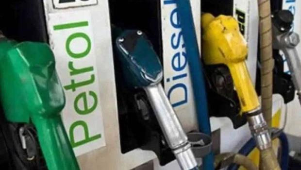 Petrol prices in Delhi, PETROL DIESEL PRICES, PETROL DIESEL PRICES RISES, Petrol diesel prices rise by 80 paise per liter, crude oil price, Trending News- True Scoop