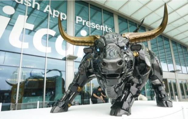 Crypto Bull, Crypto Bull Miami, Bitcoin 2022 conference, Miami Mayor Francis Suarez unveiled Crypto Bull, Miami Mayor Francis Suarez,  Miami Dade College Campus, Business News, Trending News- True Scoop