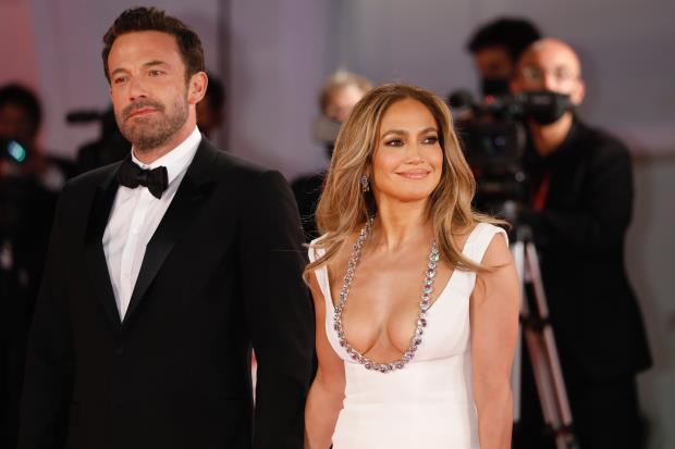 Jennifer Lopez And Ben Affleck engaged, Jennifer Lopez Ben Affleck, Ben Affleck Jennifer Lopez, Ben Affleck, Jennifer Lopez, Ben Affleck Jennifer Lopez Wedding- True Scoop