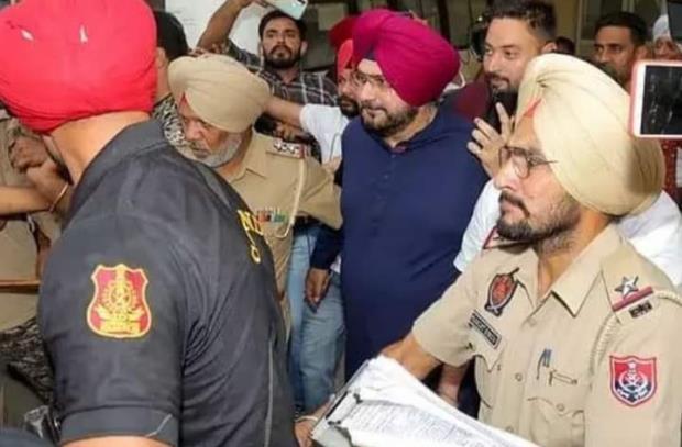 Navjot Singh Sindhu, Navjot Singh Sidhu Jail, Sidhu In Jail, Sindhu in Jail 1988 Case,1988 Road Rage Case Sidhu, Who is Gurnam Singh, Gurnam Singh Sidhu,Sidhu Rupinder Singh, Sidhu 1988 Case, Sidhu Jail, Congress, Navjot Singh Sidhu, Patiala Jail, Sidhu Jail Food- True Scoop