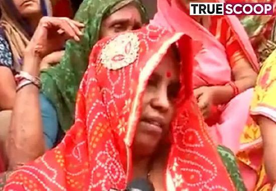 Kanhaiya Lal Wife, Udaipur Massacre, Udaipur tailor Kanhaiya Lal, Kanhaiya Lal Udaipur Killing, Kanhaiya Lal Udaipur Killing Video, Yashoda Kanhaiya Lal Wife, Udaipur Viral Video, Dawat-e-Islami, Udaipur Massacre Pakistan, Pakistan Connection Udaipur, Who is KanhaiyaLal, Kanhaiya Lal Udaipur Hindu, Udaipur Killing Video, CM Ashok Gehlot- True Scoop