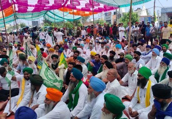 Phagwara protest, Jalandhar Highway, Farmers protest, Sugarmill protest, Protest in Phagwara, Punjab Protest, Punjab News, Punjab News Today, Latest Punjab News, Top Punjab News, Punjab News Live, Punjab News Update- True Scoop