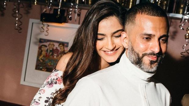 Sonam Kapoor, Anand Ahuja, Sonam Anand, Sonam baby boy, Sonam Kapoor blessed with baby boy, Hollywood News Today, Latest Hollywood News, Top Hollywood News, Hollywood Updates,Entertainment News, Entertainment News Today, Latest Entertainment News, Top Bollywood News, Top Celebrity News- True Scoop