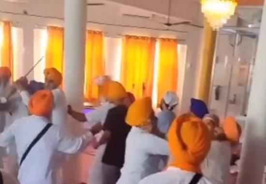 Viral Video, Faridkot Viral Video, Punjab News, Punjab News, Fight in Gurudwara faridkot, Today, Latest Punjab News, Top Punjab News, Punjab News Live, Punjab News Update- True Scoop