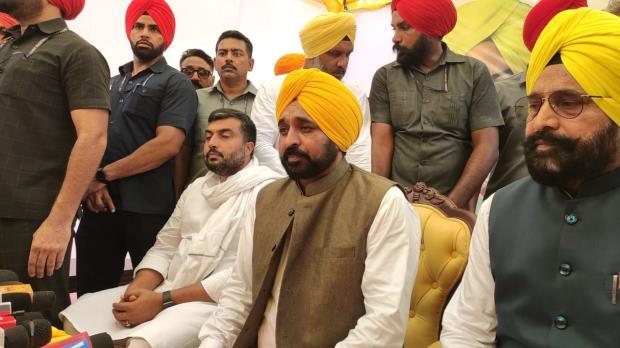 Punjab News, Punjab News Today, Latest Punjab News, Top Punjab News, Punjab News Live, Punjab News Update, Bhagwant Mann Ferozepur Visit, Bhagwant Mann on Bhagat Singh Birthday, Bhagwant Mann on making Teachers Permanent, Punjab CM in Ferozepur- True Scoop