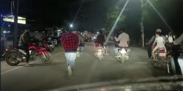 India News, India News Today, India News Live, India Live Updates, Odisha Youth Viral Video, Odisha Viral Video, Cuttack Viral Video, Youth tied to Bike Video News, Odisha Youth tied from Bike Video, Cuttack man tied from bike video- True Scoop