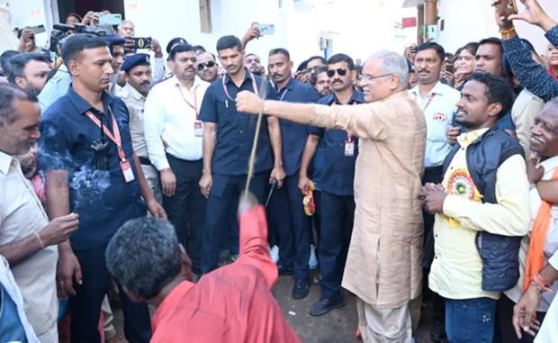 India News, India News Today, India News Live, India Live Updates, Chhattisgarh CM, Bhupesh Baghel in Gaura Gauri Puja, Bhupesh Baghel getting whipped video, Bhupesh Baghel getting whipped in a ritual video, Video of Bhupesh Baghel getting whipped- True Scoop