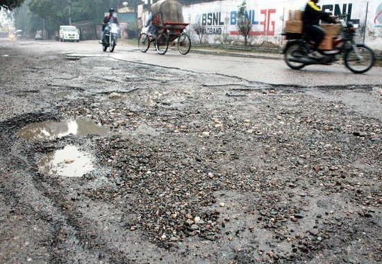 Jalandhar, Jalandhar road menace, DC Jalandhar, Poor condition roads, Jalandhar roads in bad condition, Jalandhar roads construction by August 2023, Punjab News, Punjab News Today, Latest Punjab News, Top Punjab News, Punjab News Live, Punjab News Update- True Scoop