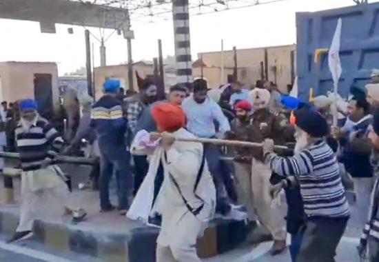 Punjab toll plaza, Punjab toll plaza closed, Punjab toll plaza lathi charge, Punjab News, Punjab News Today, Latest Punjab News, Top Punjab News, Punjab News Live, Punjab News Update- True Scoop