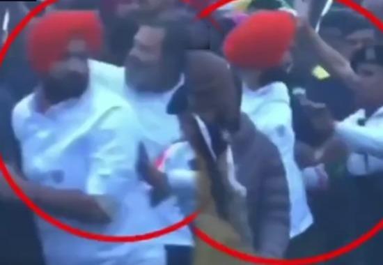 Rahul Gandhi Bharat Jodo Yatra, Bharat Jodo Yatra Punjab, Raja Warring pushed, Raja Warring pushed video, Punjab News, Punjab News Today, Latest Punjab News, Top Punjab News, Punjab News Live, Punjab News Update- True Scoop