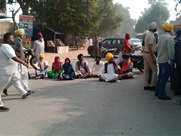 Punjab News, Punjab News Today, Latest Punjab News, Top Punjab News, Punjab News Live, Punjab News Update, Ram Rahim, Ram Rahim Salabatpura, Salabatpura Ashram, Ram Rahim Satsang, Bathinda, Salabatpura Bathinda Ashram, Ram Rahim Satsang Protest, SGPC Protest Against Ram Rahim, Dera Sacha Sauda, Protests Against Ram Rahim Satsang, Ram Rahim Satsang Protest in Punjab, Online Satsang In Bathinda Salabatpura Ashram- True Scoop