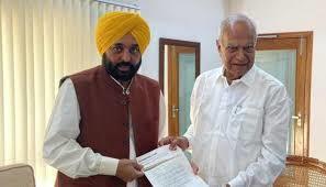 Punjab Governor Banwarilal Purohit, Punjab CM Bhagwant Mann, Bhagmant Mann Punjab Budget Session 2023, Budget Session Punjab 2023 Banwarilal Purohit, Punjab News,Punjab News Today,Latest Punjab News,Top Punjab News,Punjab News Live,Punjab News Update- True Scoop