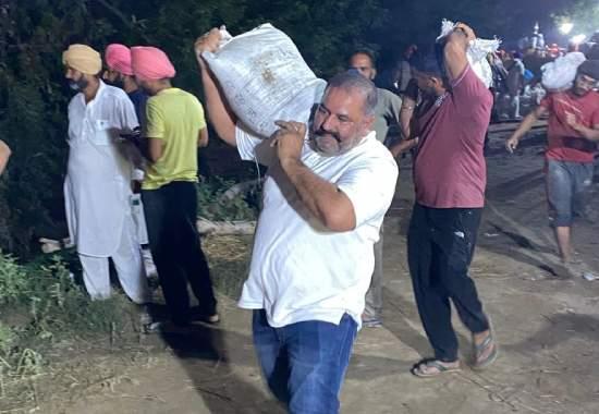 Sushil Rinku, Jalandhar MP Sushil Rinku, Sushil Rinku Sack, Sushil Rinku Lifts Sack, Sushil Rinku Punjab Flood, Punjab Monsoon Sushil Rinku, Punjab News, Punjab News Today, Latest Punjab News, Top Punjab News, Punjab News Live, Punjab News Update- True Scoop