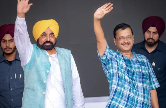 Kejriwal Bhagwant Mann strategic meetings, Traders meeting Amritsar Jalandhar, Punjab CM Arvind Kejriwal AAP, Taj Hotel meeting traders, Punjab strategy traders challenges, 2024 Lok Sabha elections Punjab, Jalandhar traders meeting, Ludhiana Mohali meetings, Punjab government strategy changes, AAP leaders discussions, Punjab News, Punjab News Today, Latest Punjab News, Top Punjab News, Punjab News Live, Punjab News Update- True Scoop